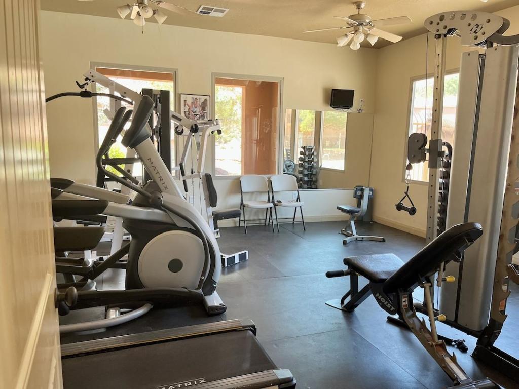 3Br / 2Ba Townhome With Pool, Patio, Wifi, Washer/Dryer カナブ エクステリア 写真